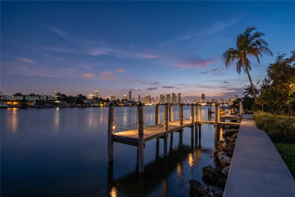 360 S Hibiscus Drive Miami Beach, FL 33139
