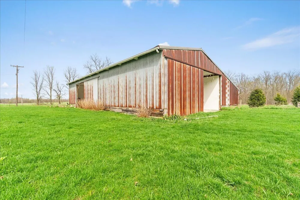 975 Elliott Road Fowlerville, MI 48836