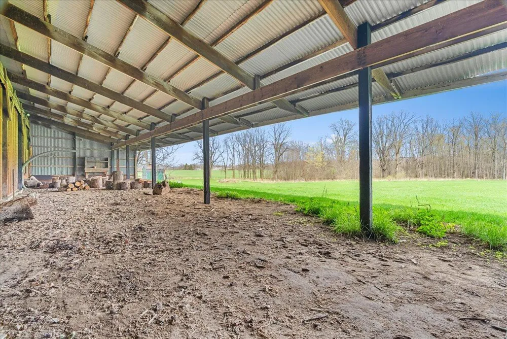 975 Elliott Road Fowlerville, MI 48836