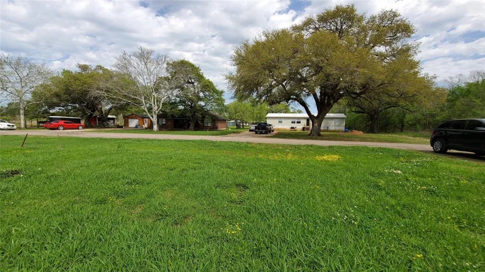 108 Country Oaks Street Brazoria, TX 77422
