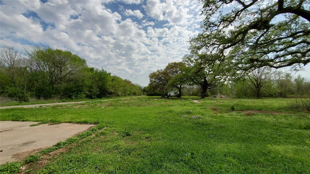 108 Country Oaks Street Brazoria, TX 77422