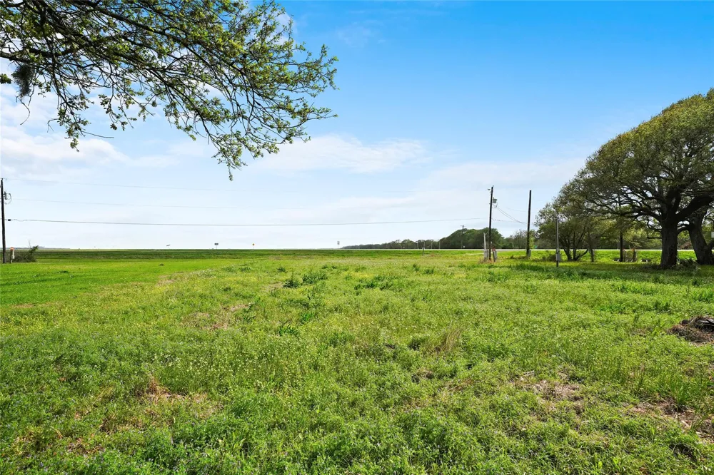 108 Country Oaks Street Brazoria, TX 77422