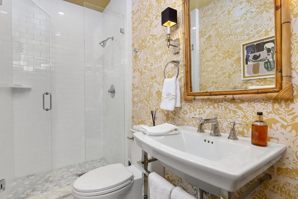 258 List Road Palm Beach, FL 33480