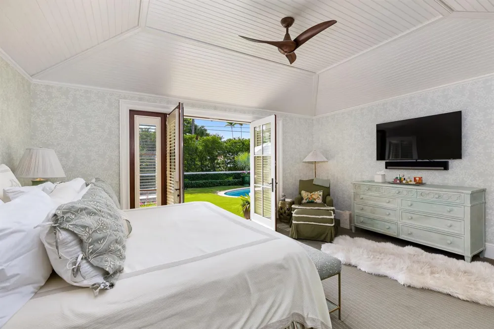 258 List Road Palm Beach, FL 33480