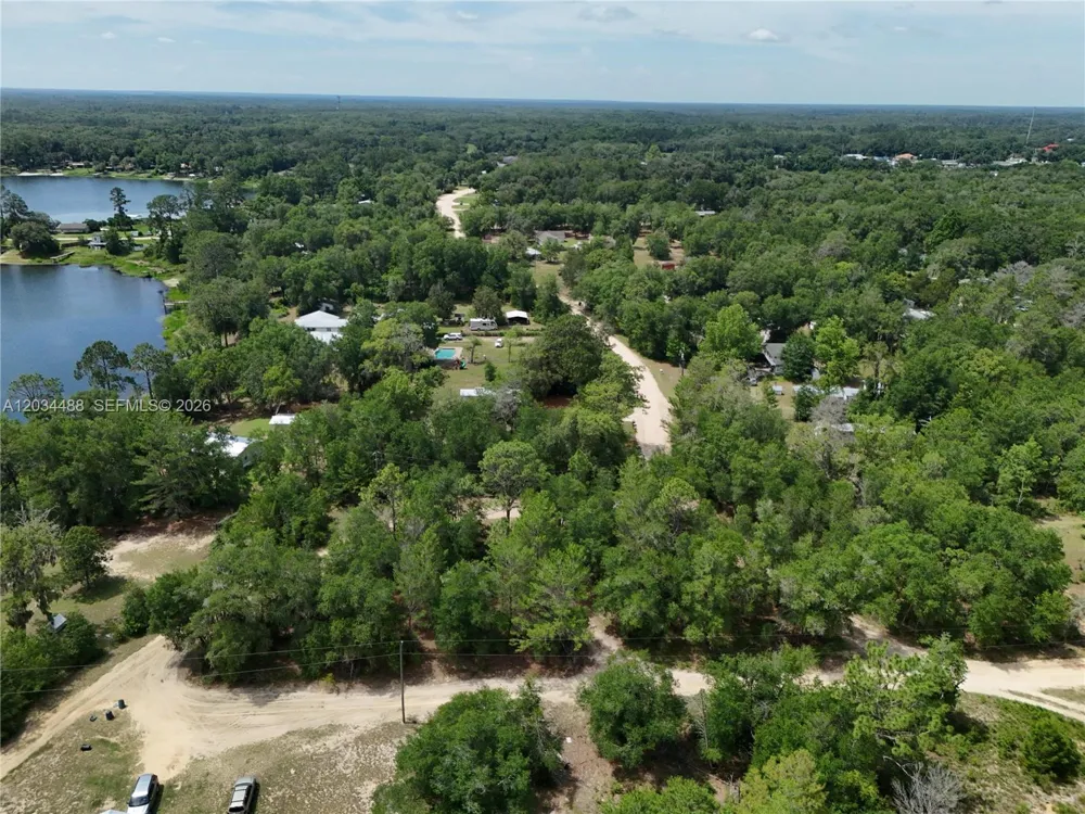 225 MIRROR LAKE DR Other City - In The State Of Florida, FL 32148