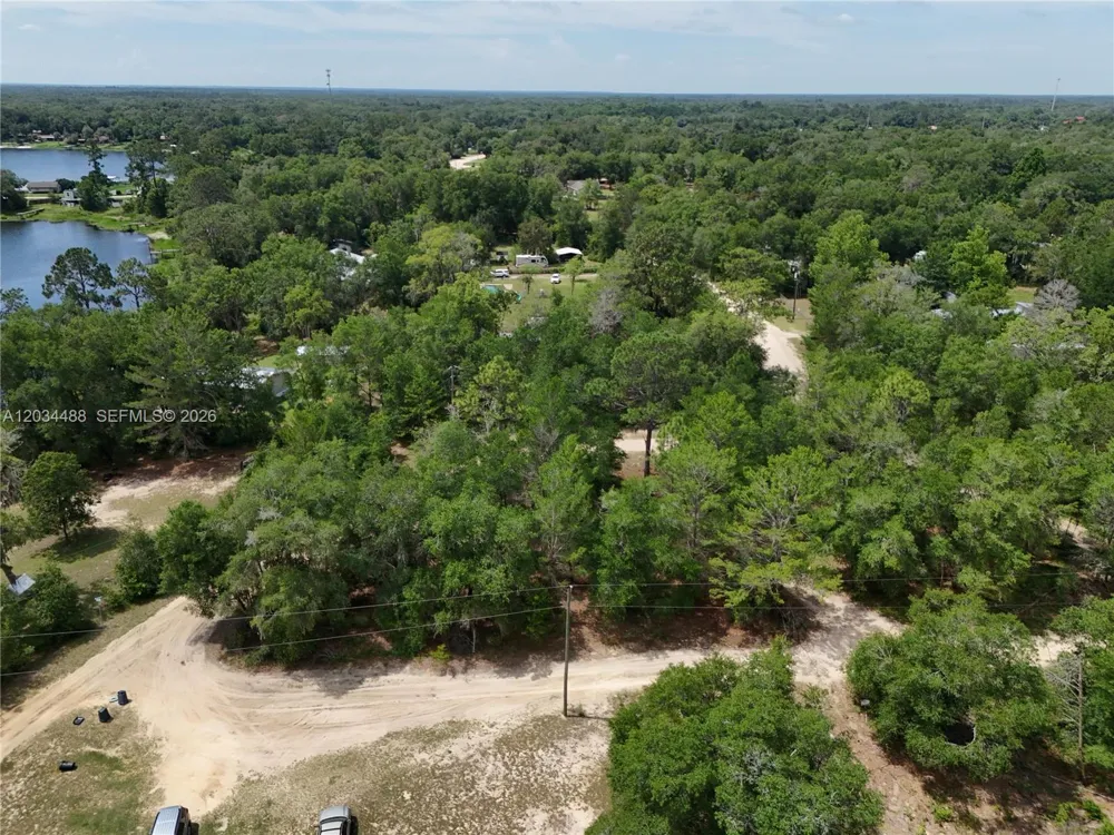 225 MIRROR LAKE DR Other City - In The State Of Florida, FL 32148