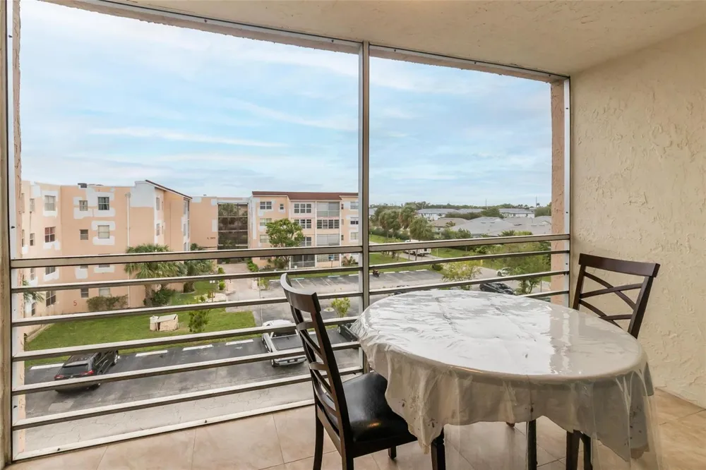 2840 Somerset Drive #403 Lauderdale Lakes, FL 33311