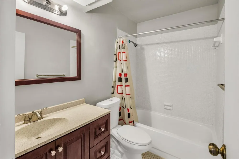 2840 Somerset Drive #403 Lauderdale Lakes, FL 33311