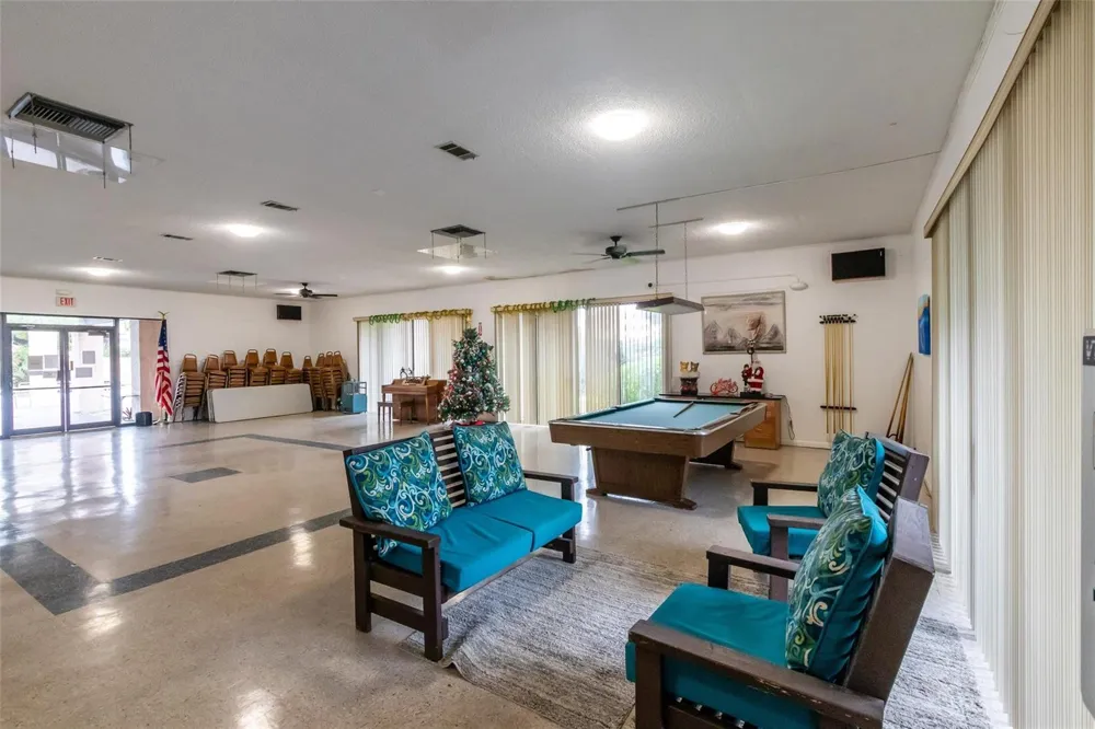 2840 Somerset Drive #403 Lauderdale Lakes, FL 33311