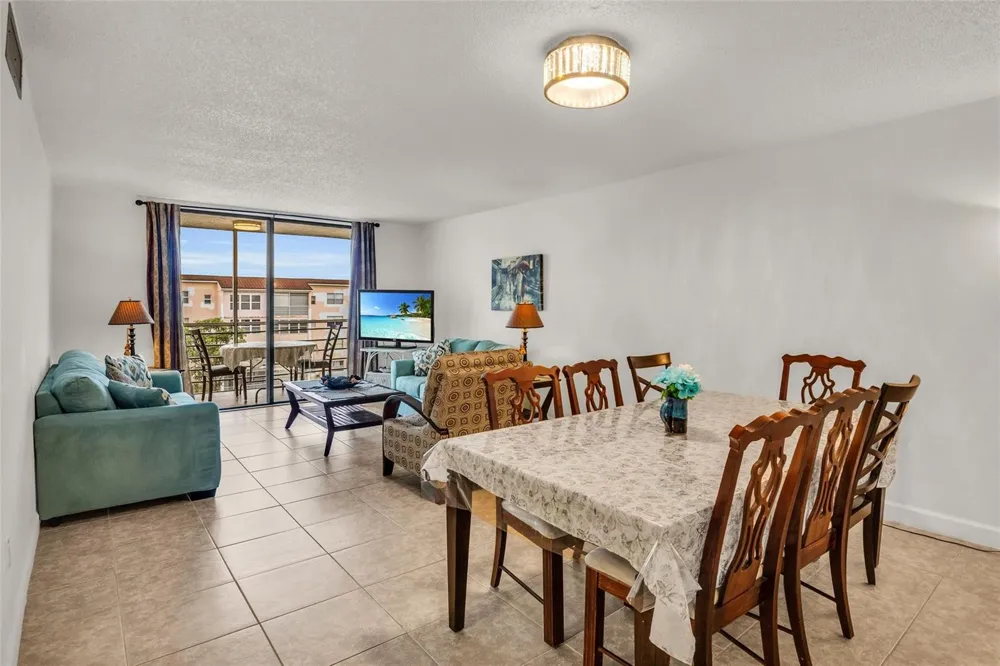 2840 Somerset Drive #403 Lauderdale Lakes, FL 33311