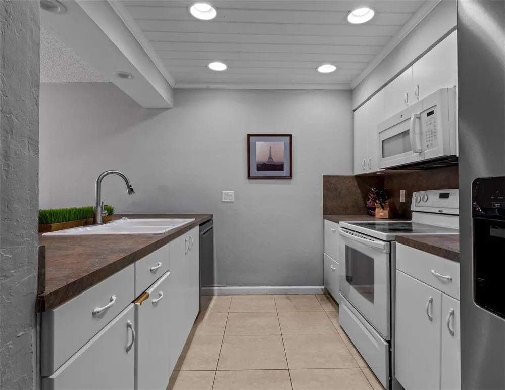 653 Cypress Lane #21b Wilton Manors, FL 33305