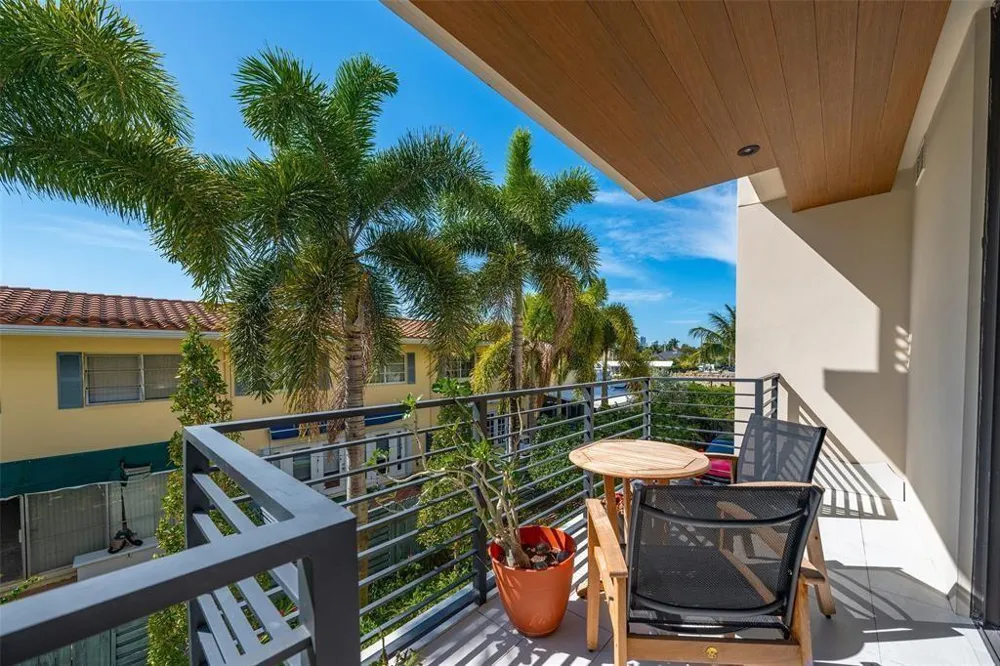 1507 SE 15th Street #202 Fort Lauderdale, FL 33316
