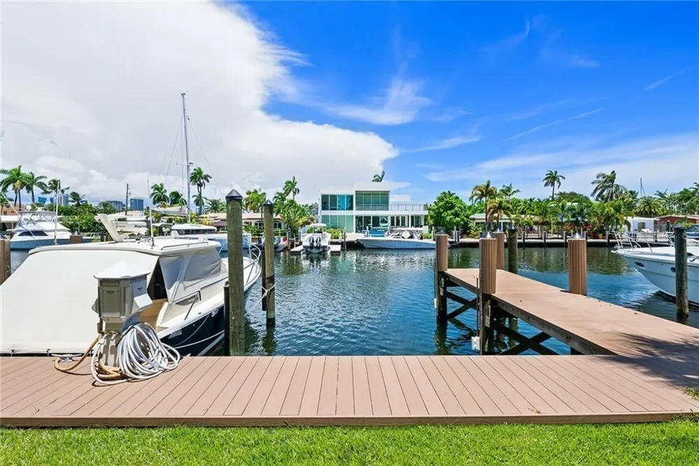 1507 SE 15th Street #202 Fort Lauderdale, FL 33316