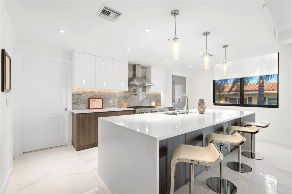 1507 SE 15th Street #202 Fort Lauderdale, FL 33316