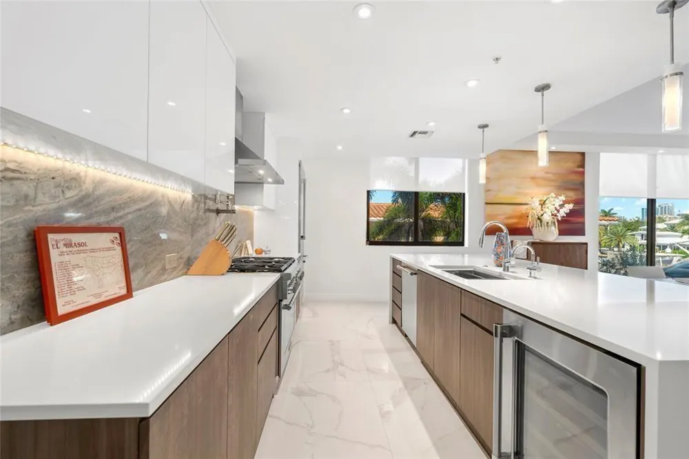 1507 SE 15th Street #202 Fort Lauderdale, FL 33316