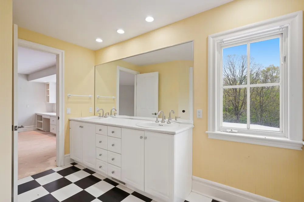 1065 Johnson Street Marne, MI 49435