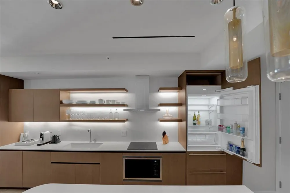 525 Fort Lauderdale Beach Boulevard #1204 Fort Lauderdale, FL 33304