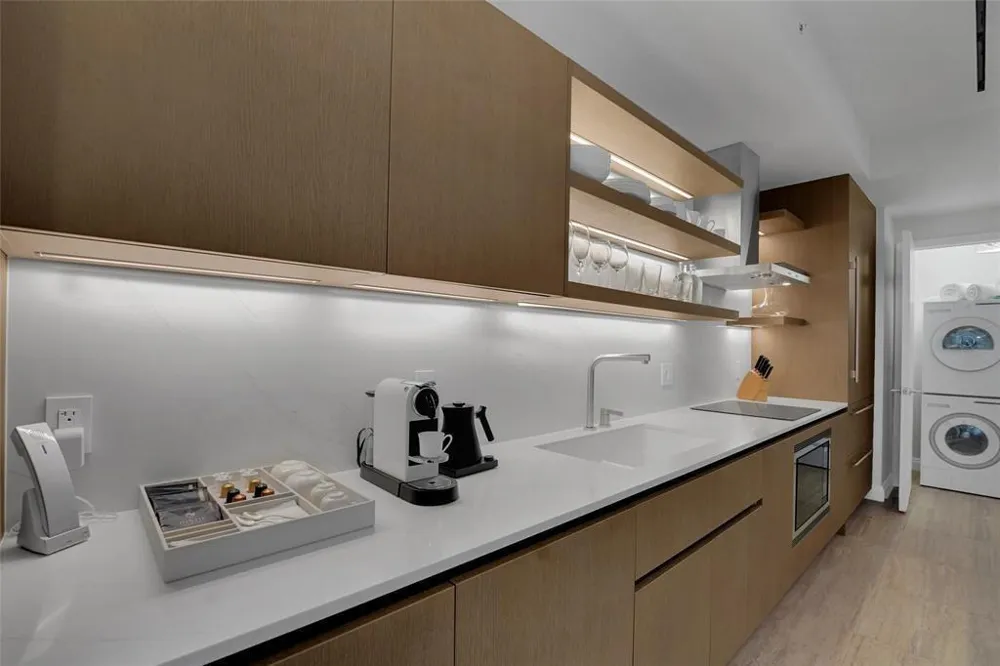 525 Fort Lauderdale Beach Boulevard #1204 Fort Lauderdale, FL 33304