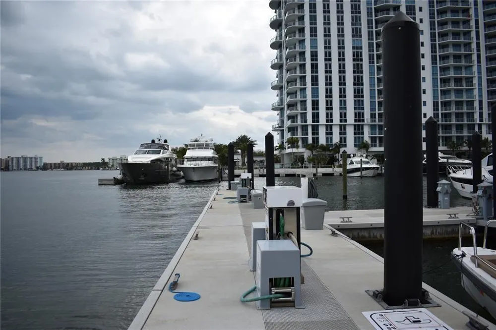 17211 Biscayne Slip #64 Boulevard North Miami Beach, FL 33160