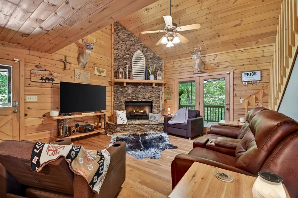 979 Cherokee Lane McCaysville, GA 30555