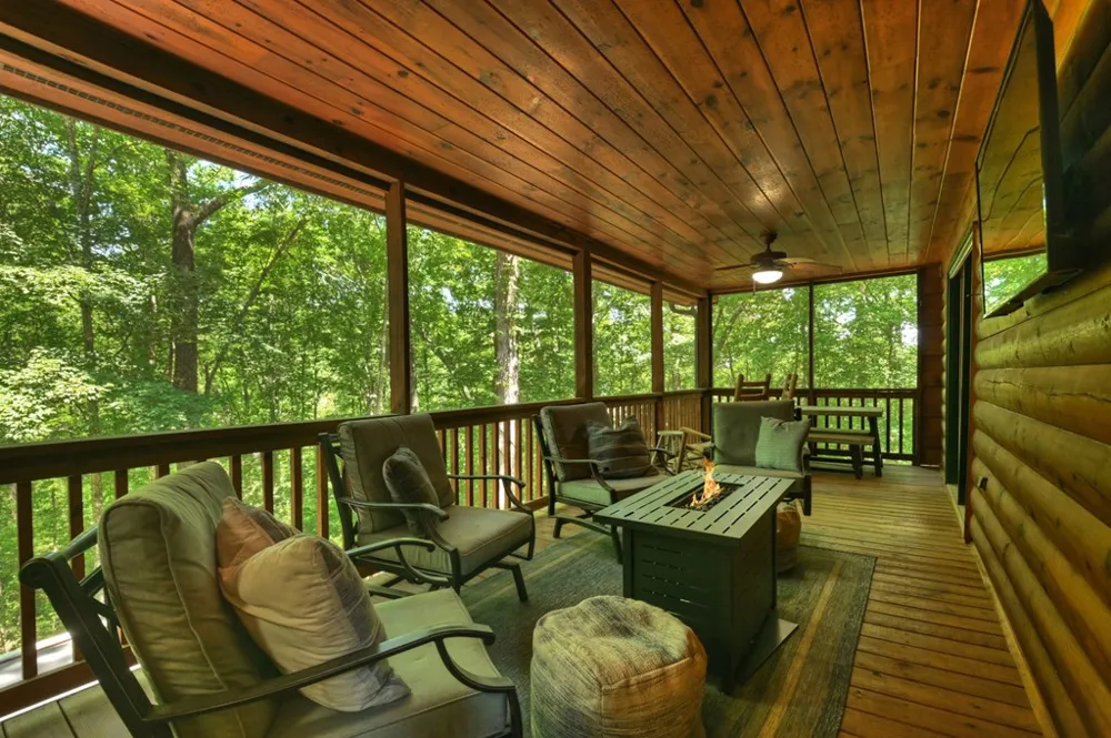 979 Cherokee Lane McCaysville, GA 30555