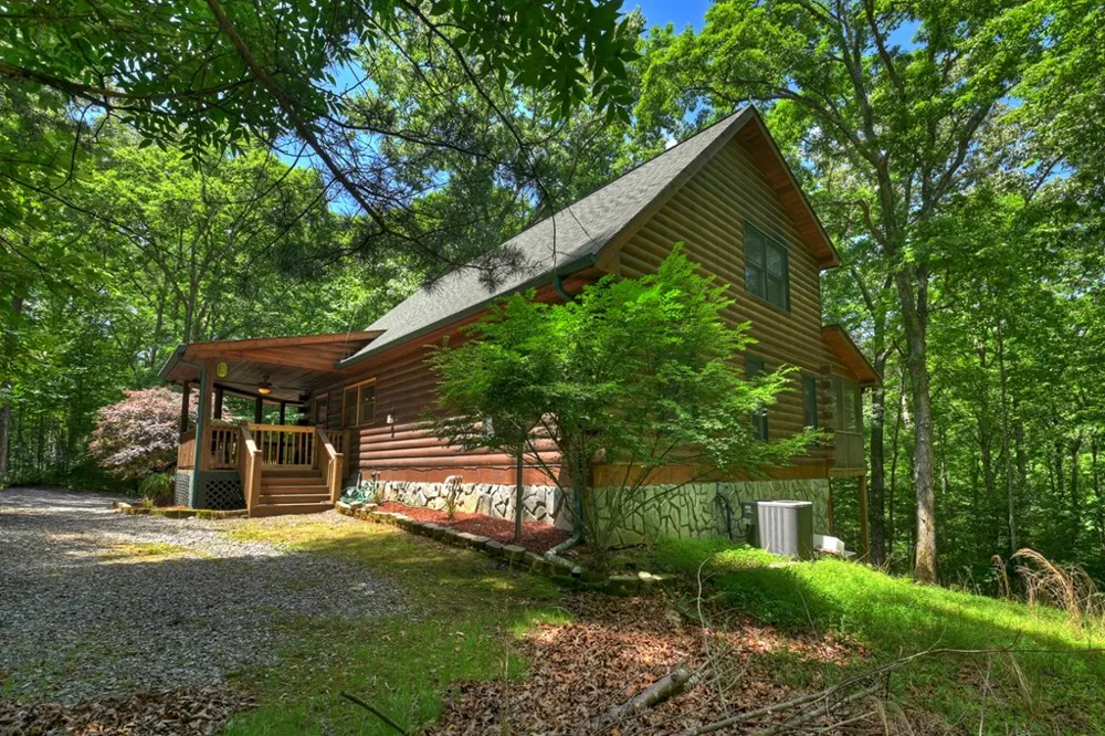 979 Cherokee Lane McCaysville, GA 30555