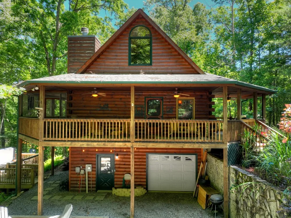 979 Cherokee Lane McCaysville, GA 30555