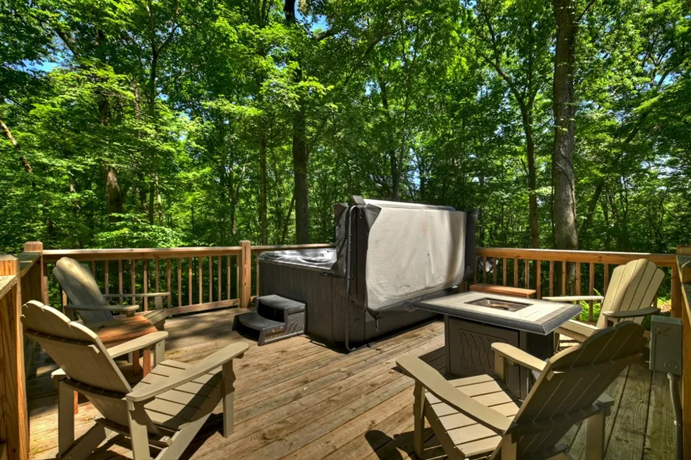 979 Cherokee Lane McCaysville, GA 30555