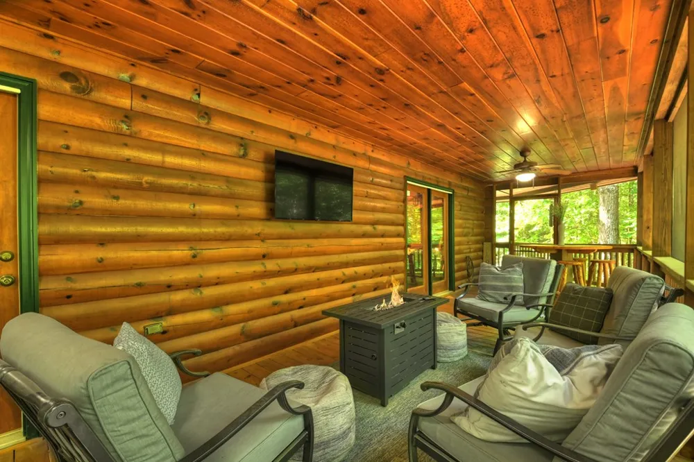 979 Cherokee Lane McCaysville, GA 30555