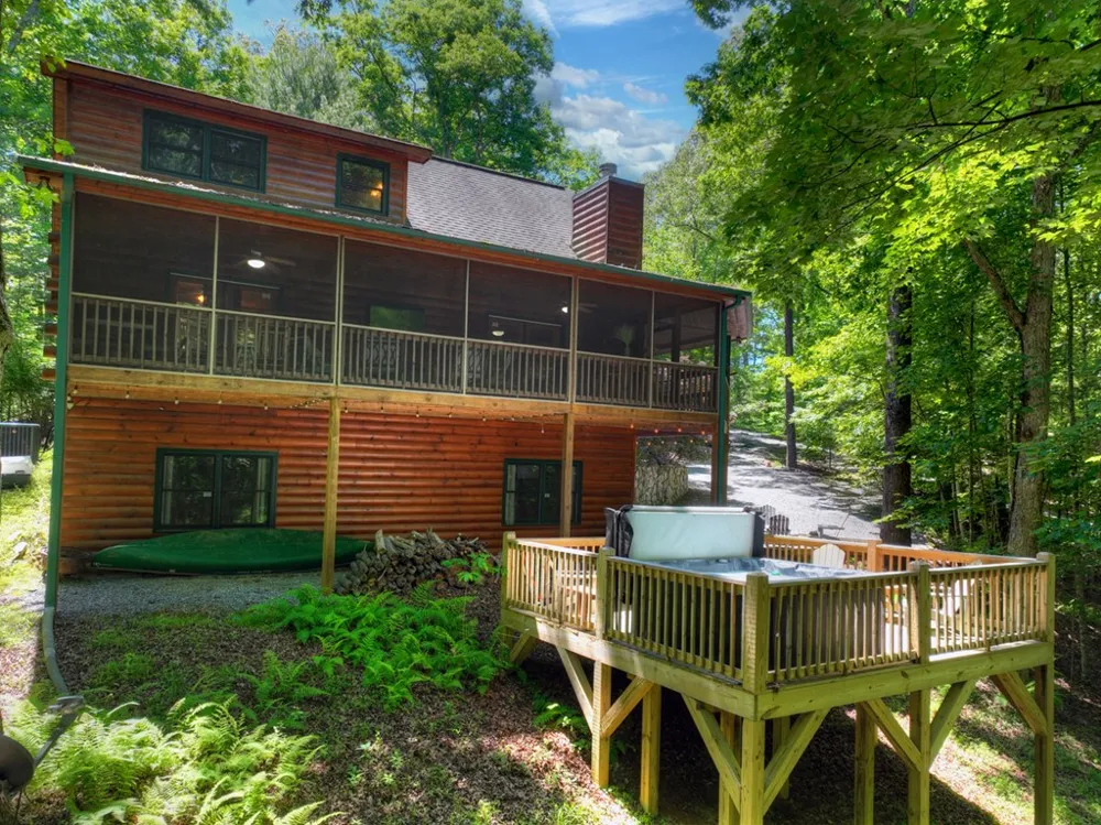 979 Cherokee Lane McCaysville, GA 30555