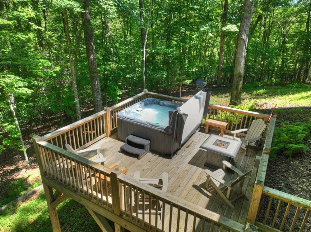 979 Cherokee Lane McCaysville, GA 30555