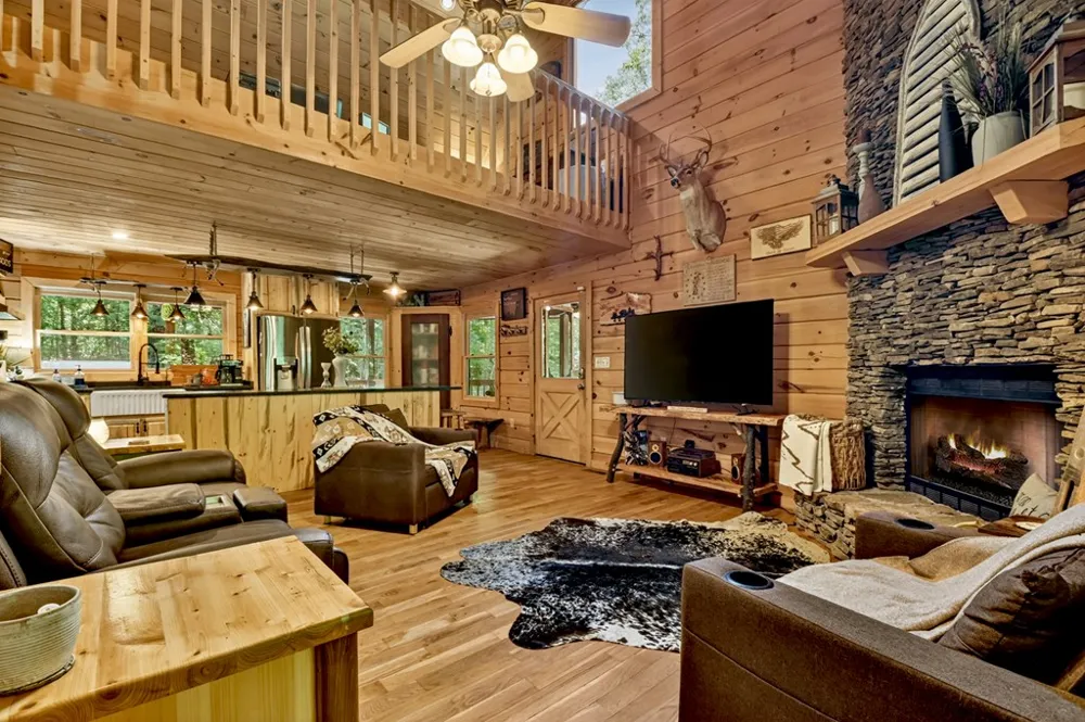 979 Cherokee Lane McCaysville, GA 30555