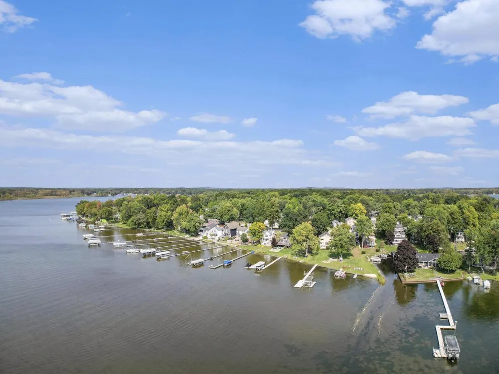 11637 Algonquin Drive Pinckney, MI 48169