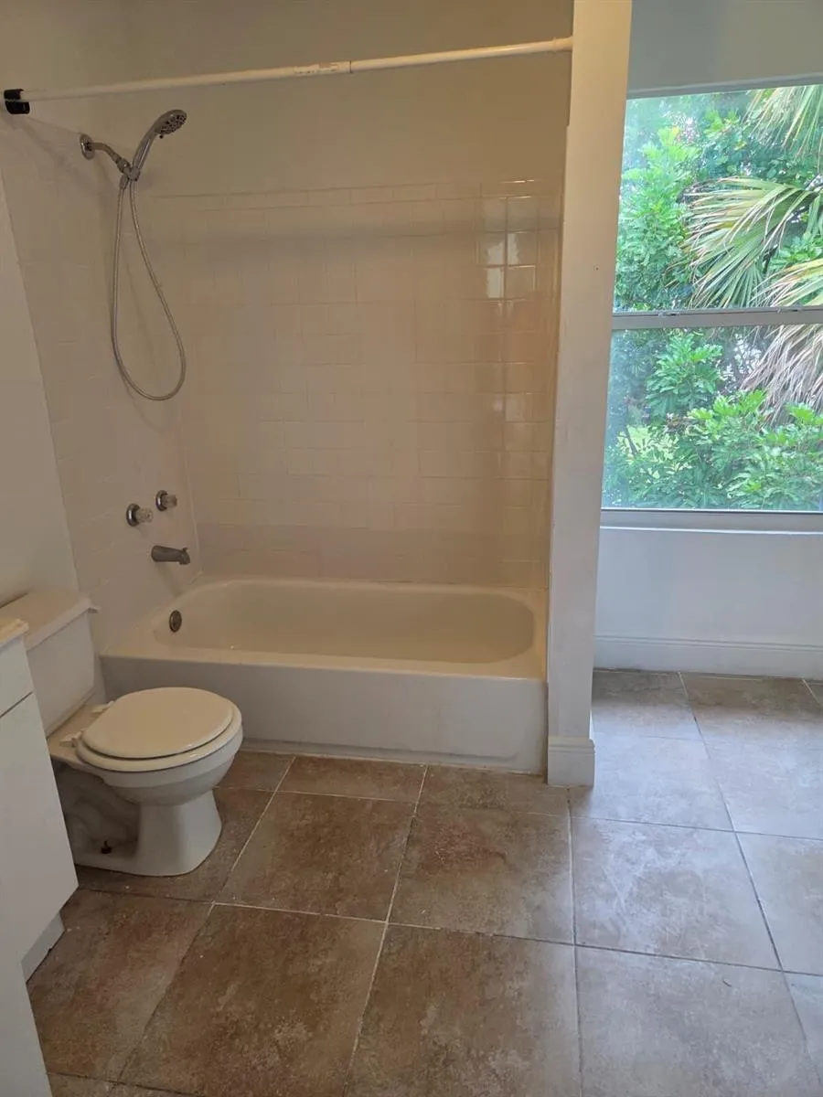 1633 W 28th Street #B Riviera Beach, FL 33404