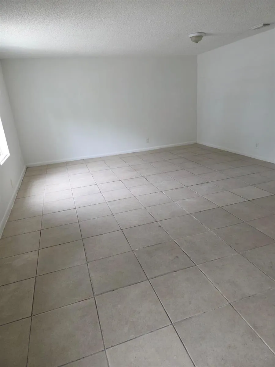 1633 W 28th Street #B Riviera Beach, FL 33404