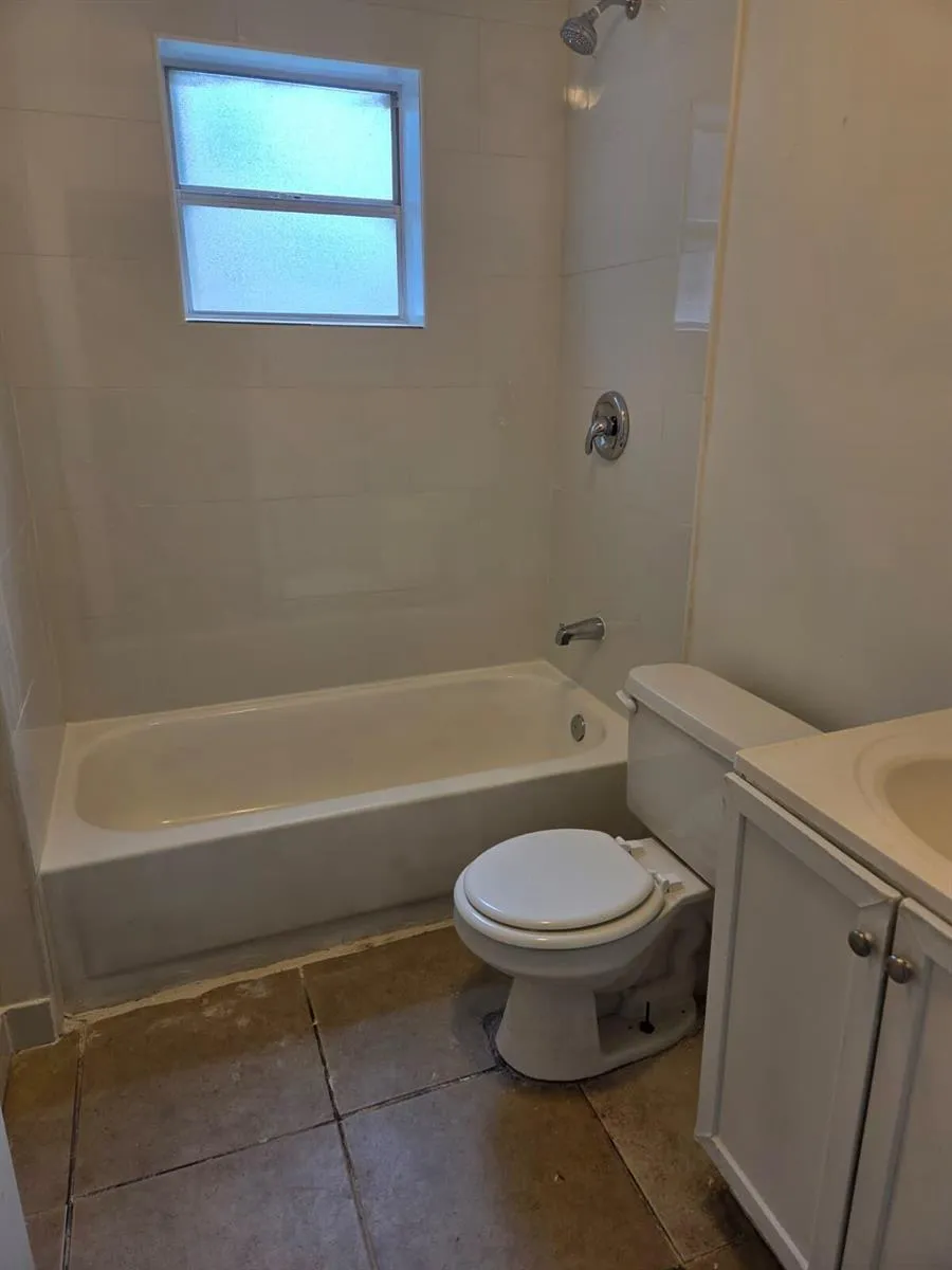 1633 W 28th Street #B Riviera Beach, FL 33404