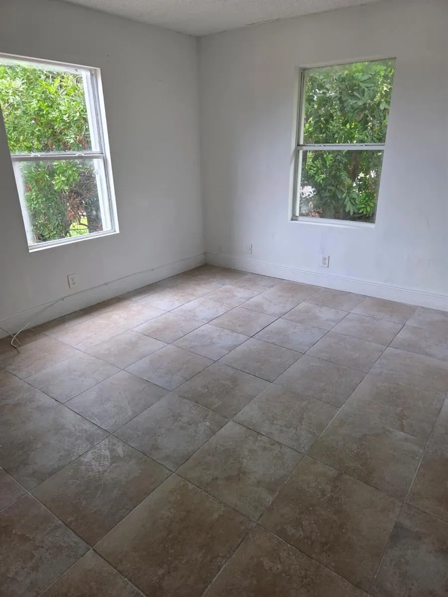1633 W 28th Street #B Riviera Beach, FL 33404