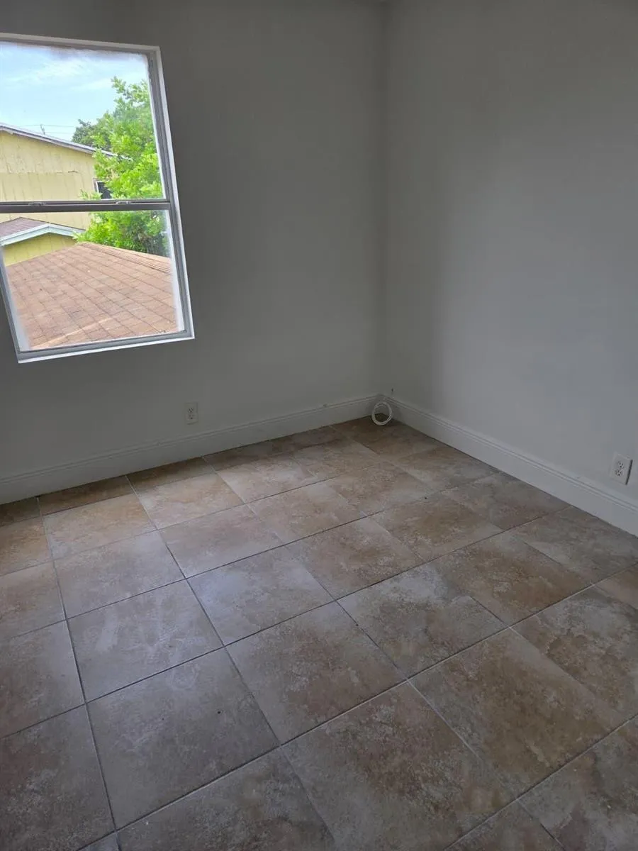 1633 W 28th Street #B Riviera Beach, FL 33404