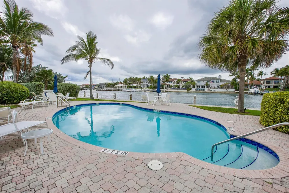 1043 Hillsboro Mile #18c Hillsboro Beach, FL 33062