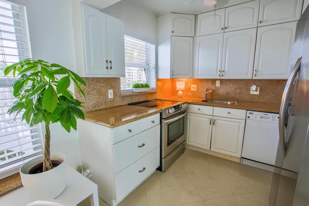 1043 Hillsboro Mile #18c Hillsboro Beach, FL 33062