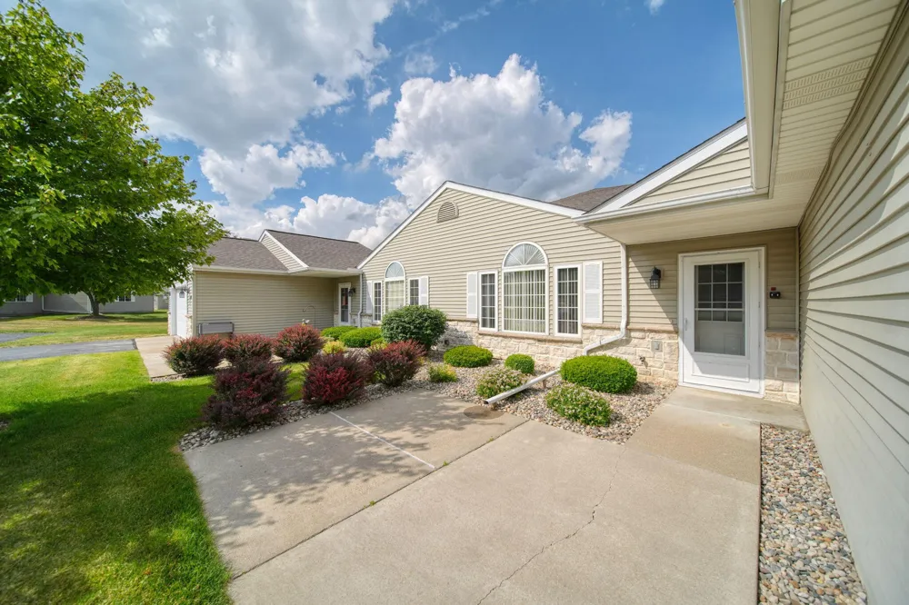 2503 Lakewood Drive Adrian, MI 49221