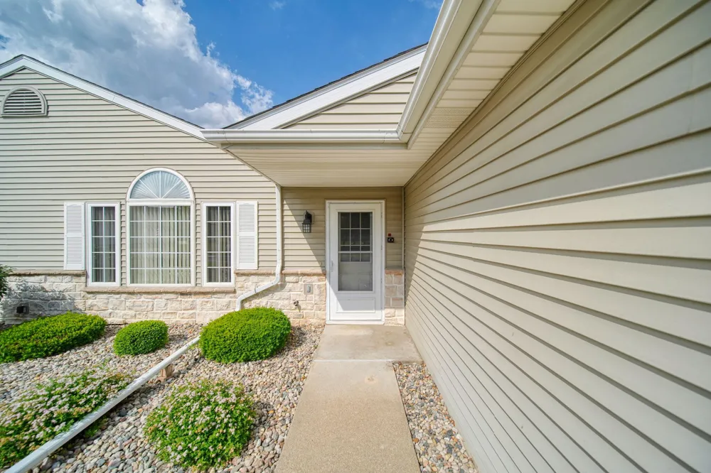 2503 Lakewood Drive Adrian, MI 49221
