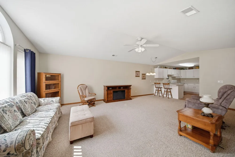 2503 Lakewood Drive Adrian, MI 49221