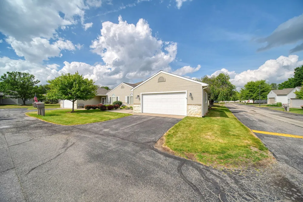 2503 Lakewood Drive Adrian, MI 49221