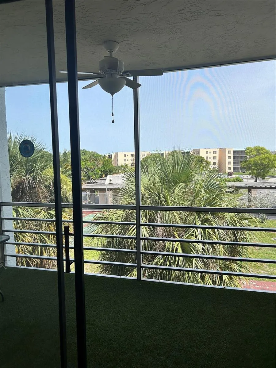 2860 Somerset Drive #311k Lauderdale Lakes, FL 33311