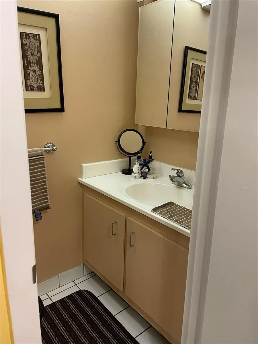 2860 Somerset Drive #311k Lauderdale Lakes, FL 33311