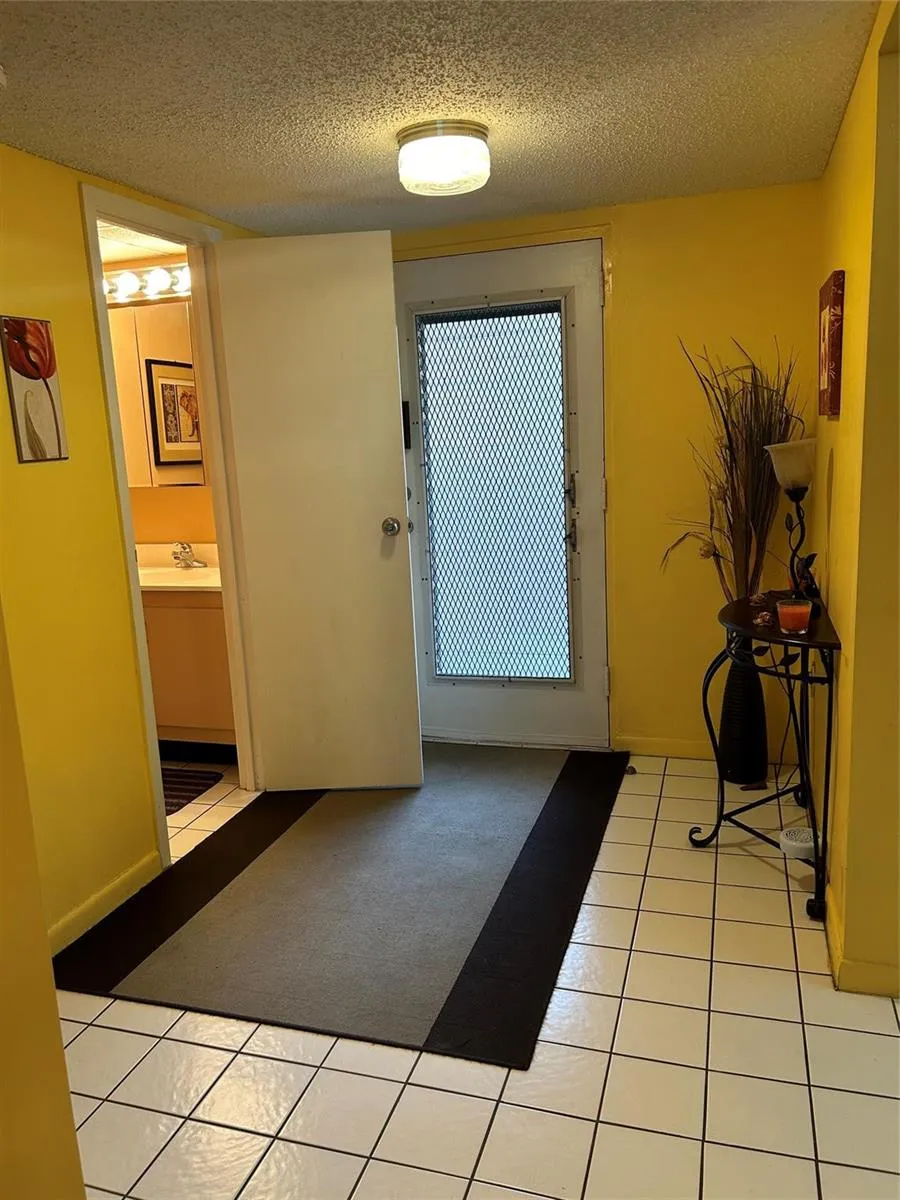 2860 Somerset Drive #311k Lauderdale Lakes, FL 33311