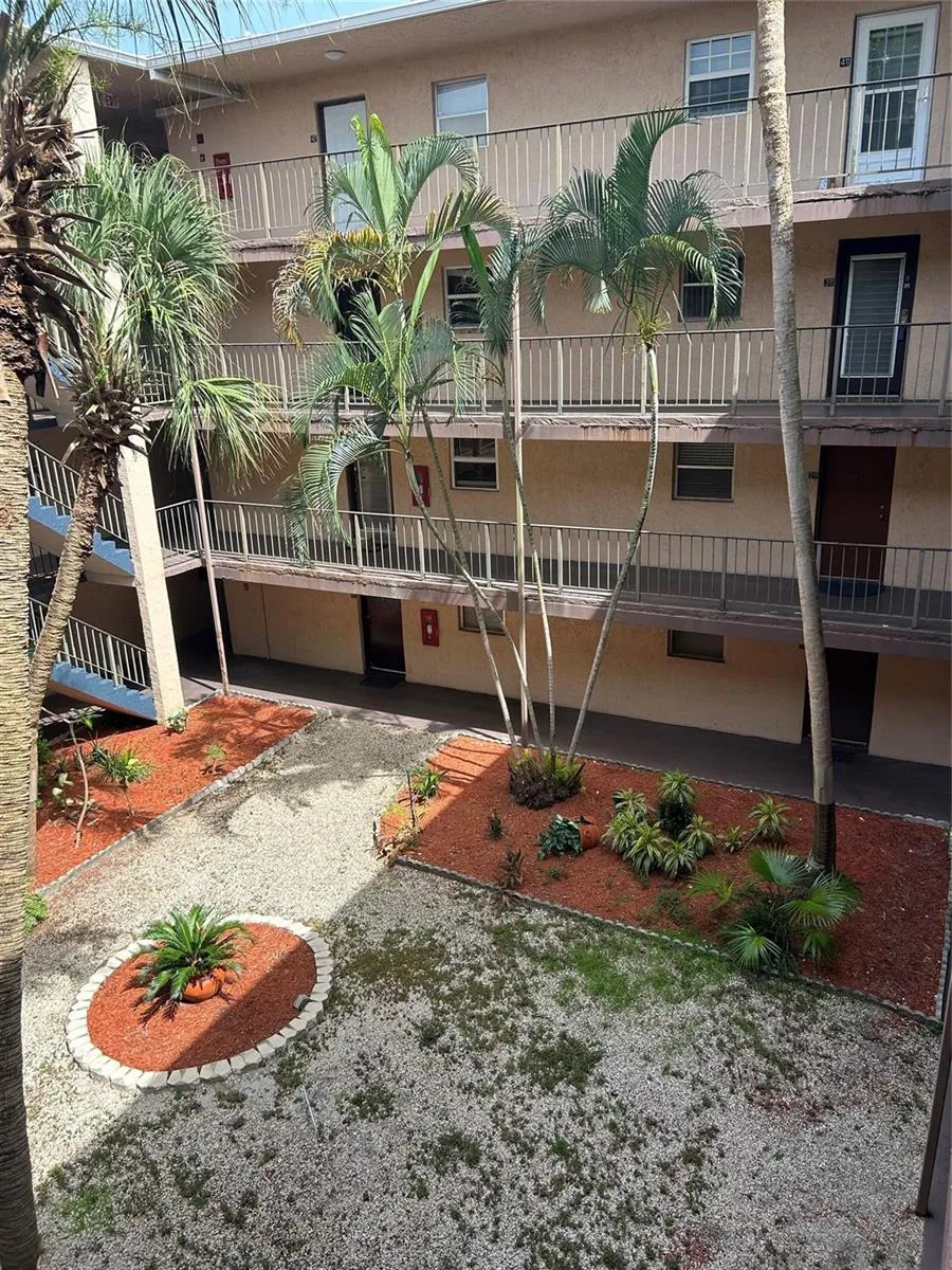 2860 Somerset Drive #311k Lauderdale Lakes, FL 33311