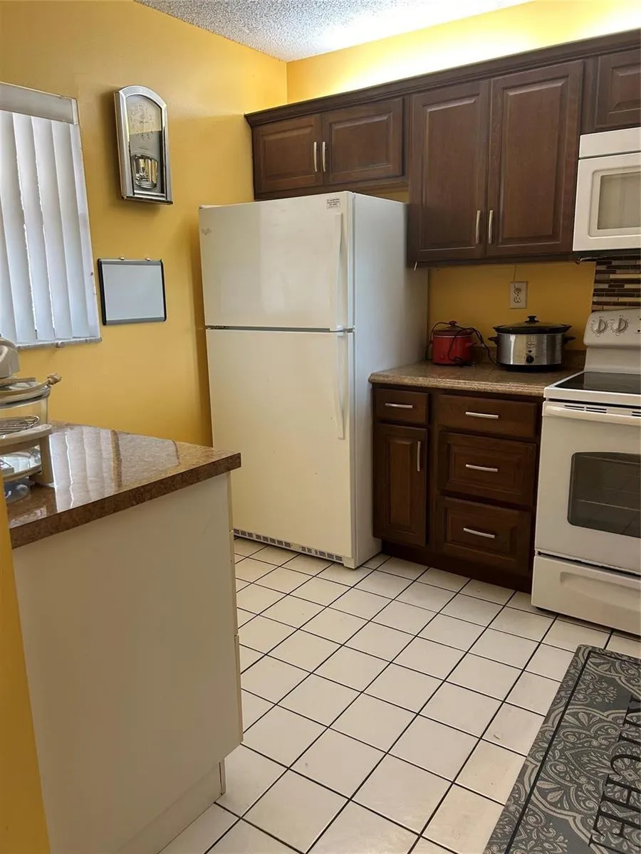 2860 Somerset Drive #311k Lauderdale Lakes, FL 33311