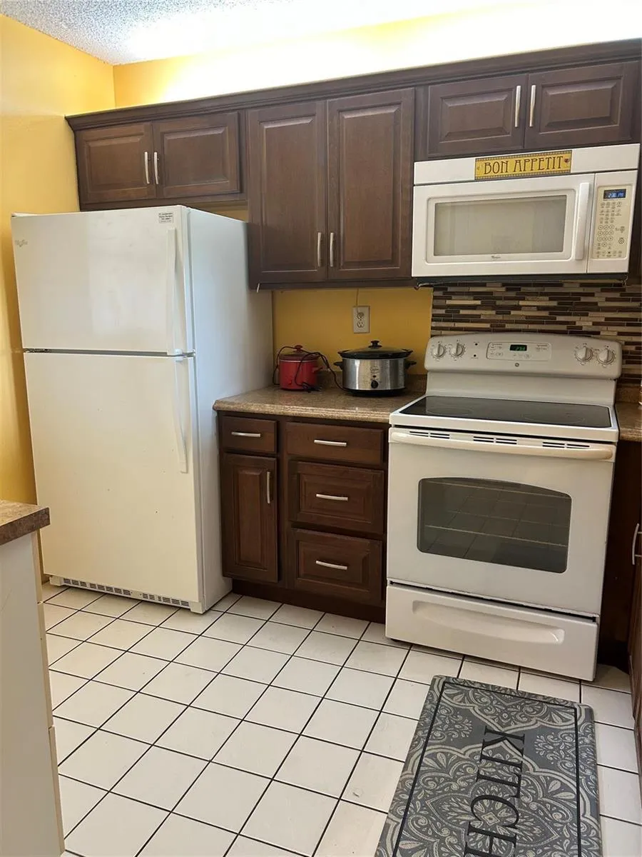 2860 Somerset Drive #311k Lauderdale Lakes, FL 33311